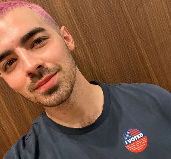 PopUps: Joe Jonas Dyes Hair Pink...for a Good Cause