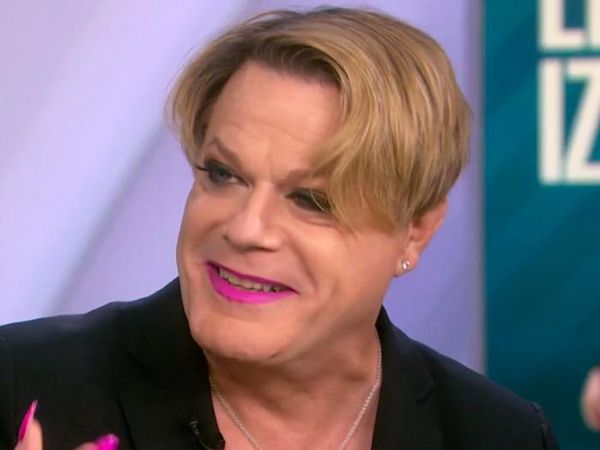 Gender Fluid Comic Eddie Izzard Comes to JK Rowling's Defense