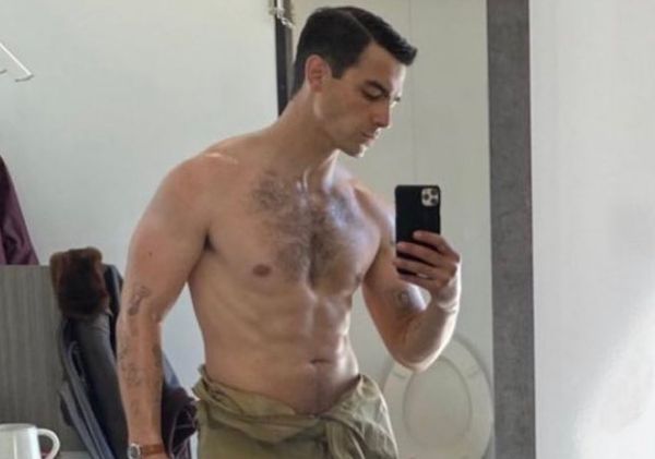 Watch: Twitter Reacts After Joe Jonas Shares Mirror Thirst Trap