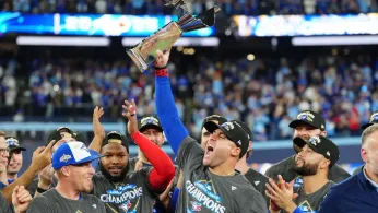 Springer's Homer Sends Blue Jays Into World Series With 4-3 Win Over Mariners in Game 7 of ALCS