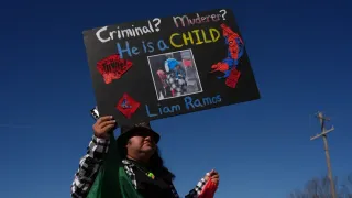 Democrats Castro, Crockett Set Out to Visit Detention Center Housing Family Detained in Minnesota